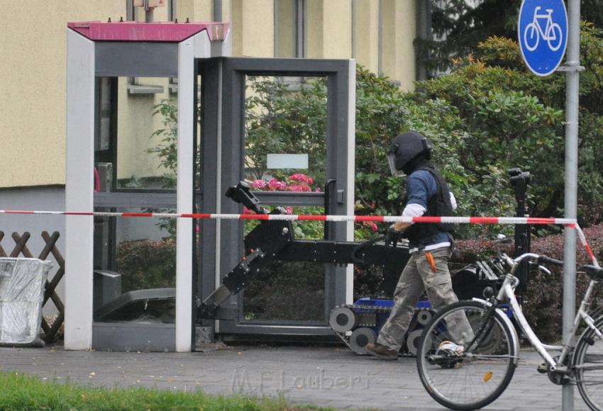 Kofferbombe entschaerft Koeln Graeffstr Subbelratherstr P087.JPG